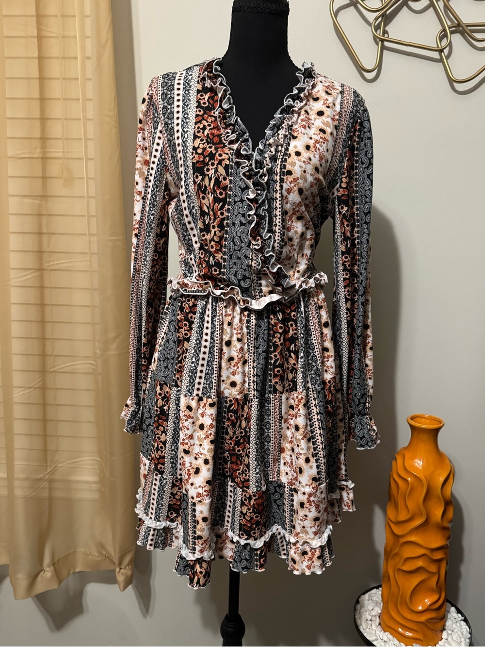 Floral Ruffled Long-Sleeve Dress in Black and Cream